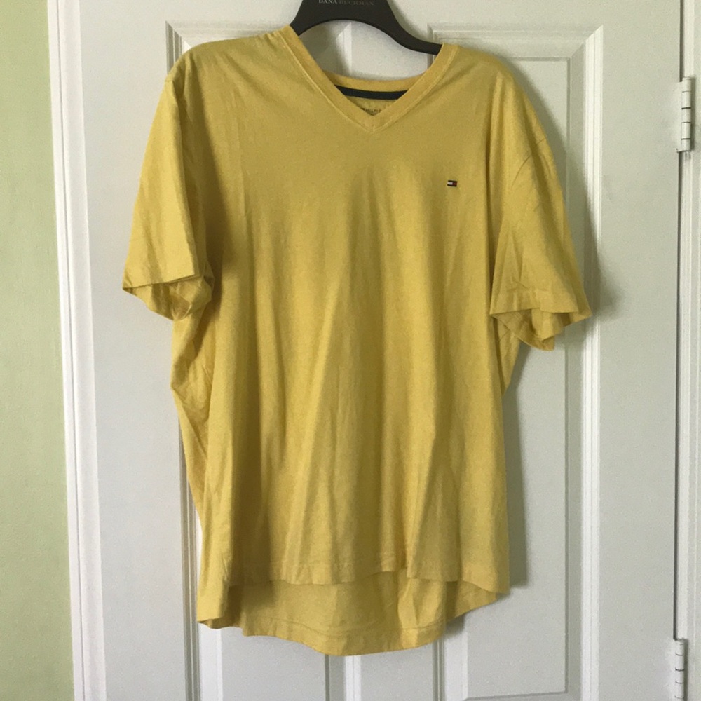 Tommy Hilfiger T-Shirt. X-Large. Yellow. New.